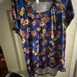 LuLaRoe Blue Floral Short Sleeve Top